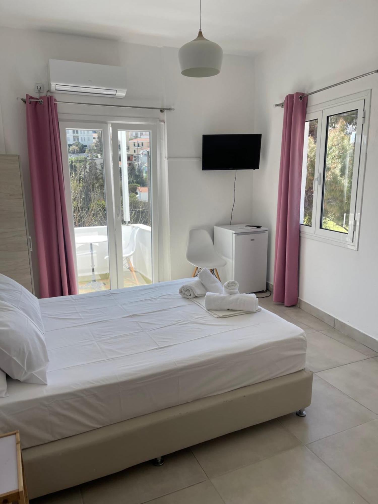 Iokasti Studios Andros Town Bagian luar foto